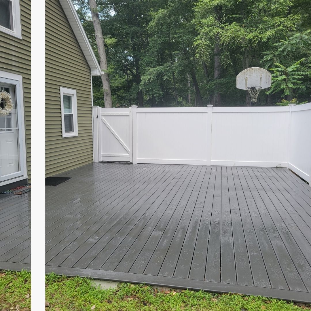 Vinyl fencing around deck